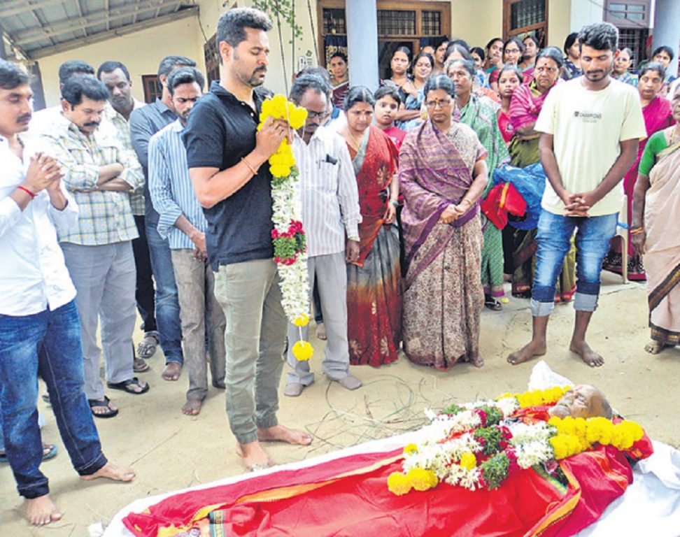 Film star Prabhudeva paying tributes to Badiga Dharmaraju.
