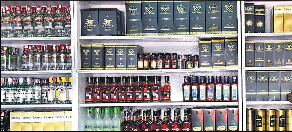 Excise officials go tough on liquor shops in Telangana