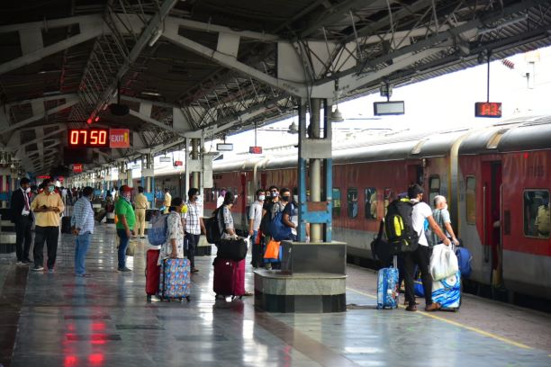 https://cdn.telanganatoday.com/wp-content/uploads/2020/05/Train-to-Delhi-2-1.jpg