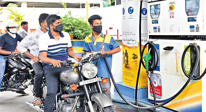 Fuel prices record 14th consecutive hike on Saturday