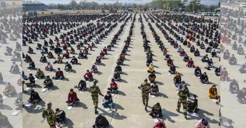 Thousands turn up in J&K's Budgam for written round of BSF recruitment drive