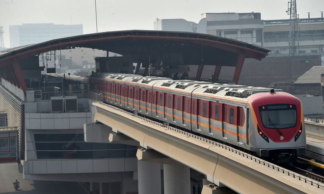 Pak’s 1st ever metro train service begins commercial operation