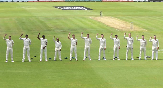 South African cricketers raise fists in anti-racism gesture