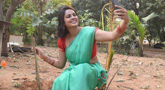 Actress Nandita Sweta takes up Green India Challenge