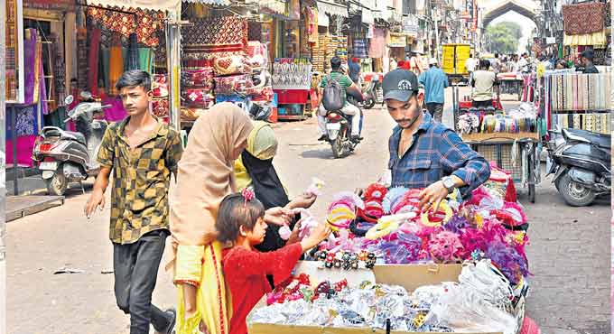 Ramzan traders to wait and watch as Covid cases surge in Hyderabad