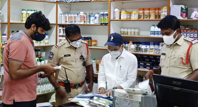 Keep strict vigil on sale of spurious seeds: Siddipet Collector