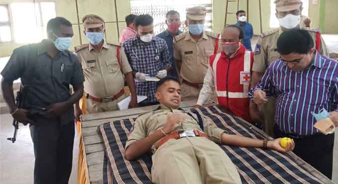 Mancherial Police conducts blood donation camp