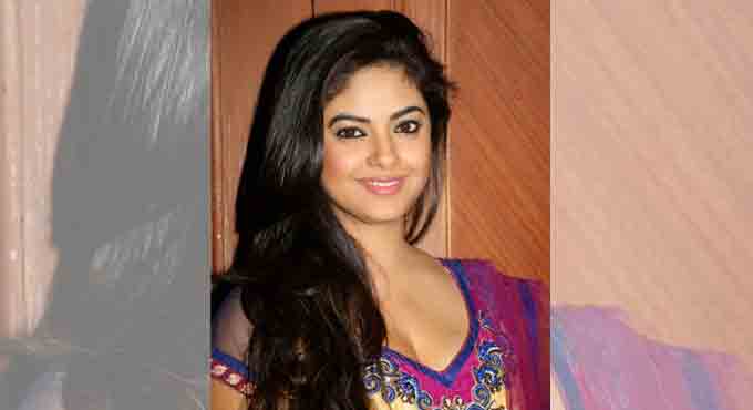 Actress Meera Chopra abused, Hyderabad cops write to Twitter again