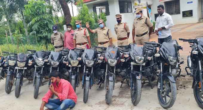 Bike lifter nabbed, 12 vehicles seized in Karimnagar - Telangana Today
