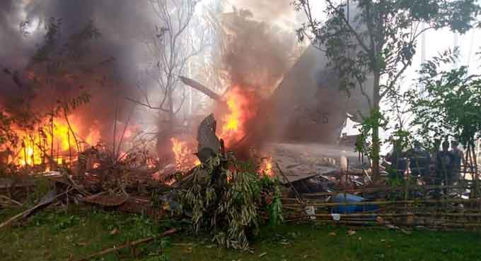 Philippine C-130 military plane crashes; 40 rescued