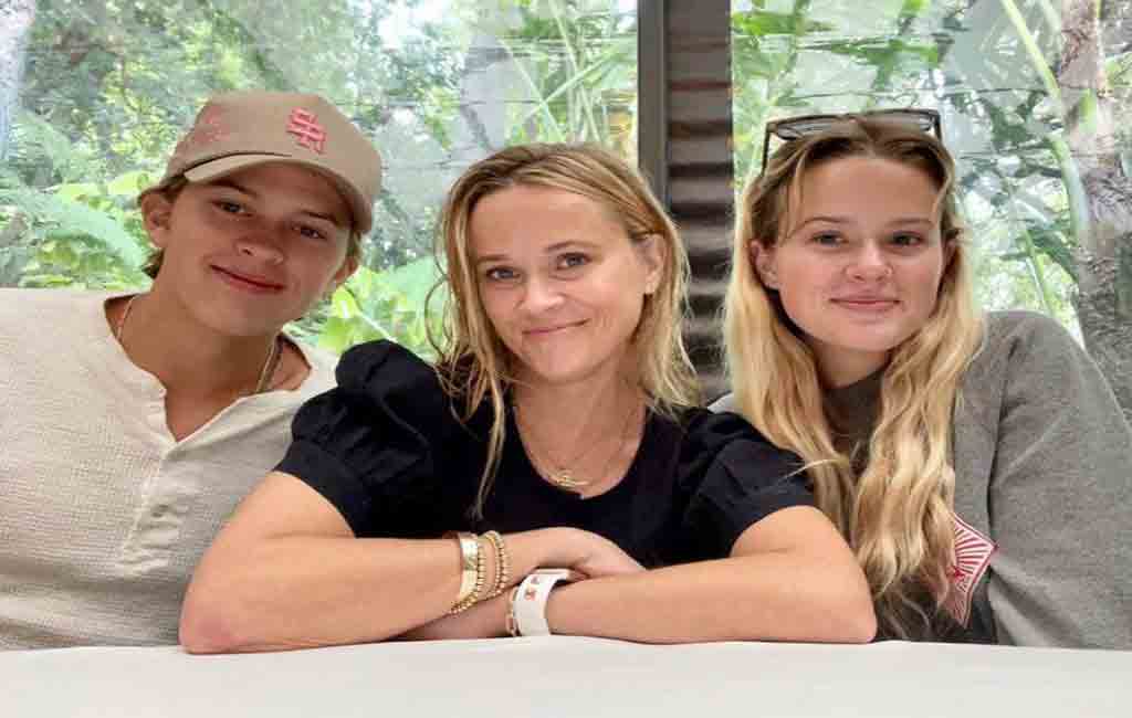 Reese Witherspoon didn’t have ‘a lot of support’ after daughter Ava’s birth 