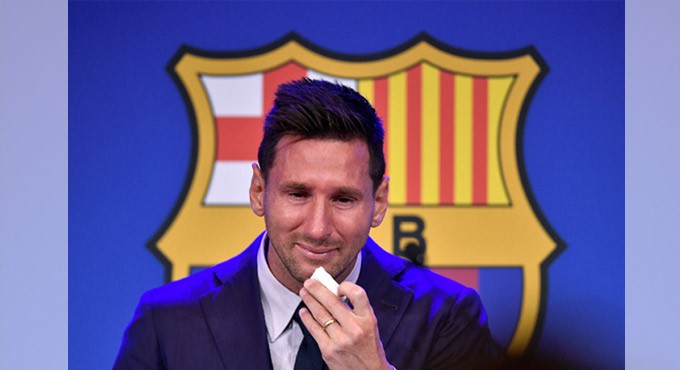 This is very difficult: Messi in tears as he leaves Barcelona