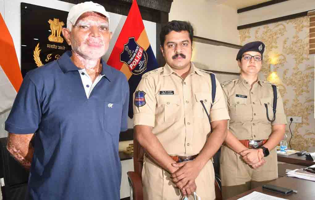 Top Maoist Ekkanti Seetharam Reddy surrenders to Khammam police