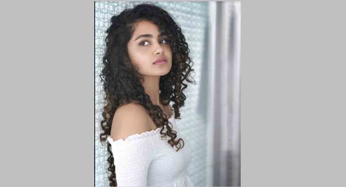 Why is Anupama Parameswaran lost in her thoughts?
