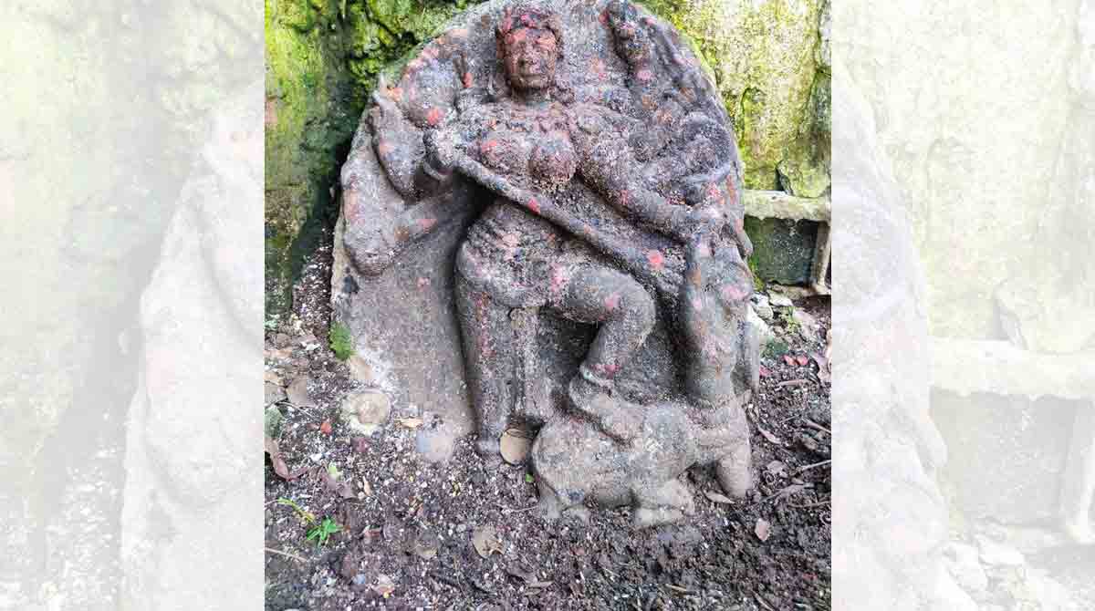 Siddipet: Researchers stumble upon 1000-yr-old sculpture at Kondapaka