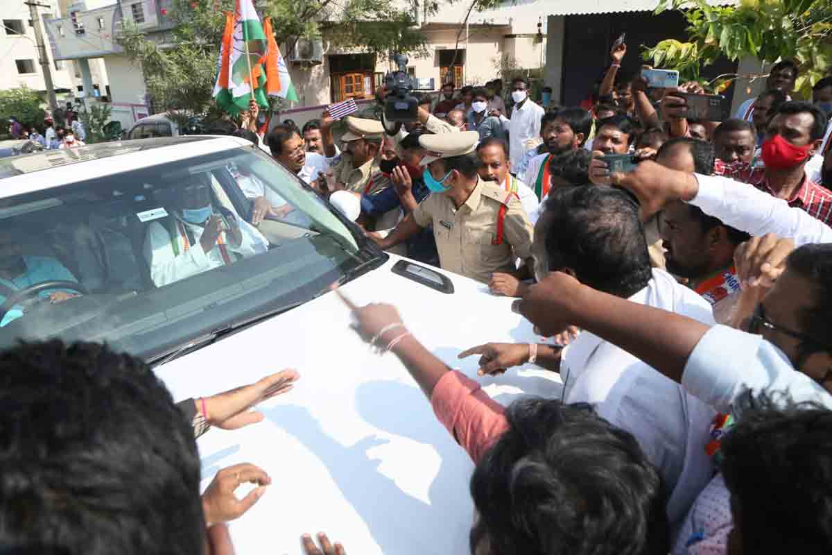 Mancherial: Internal bickering in Congress comes to fore