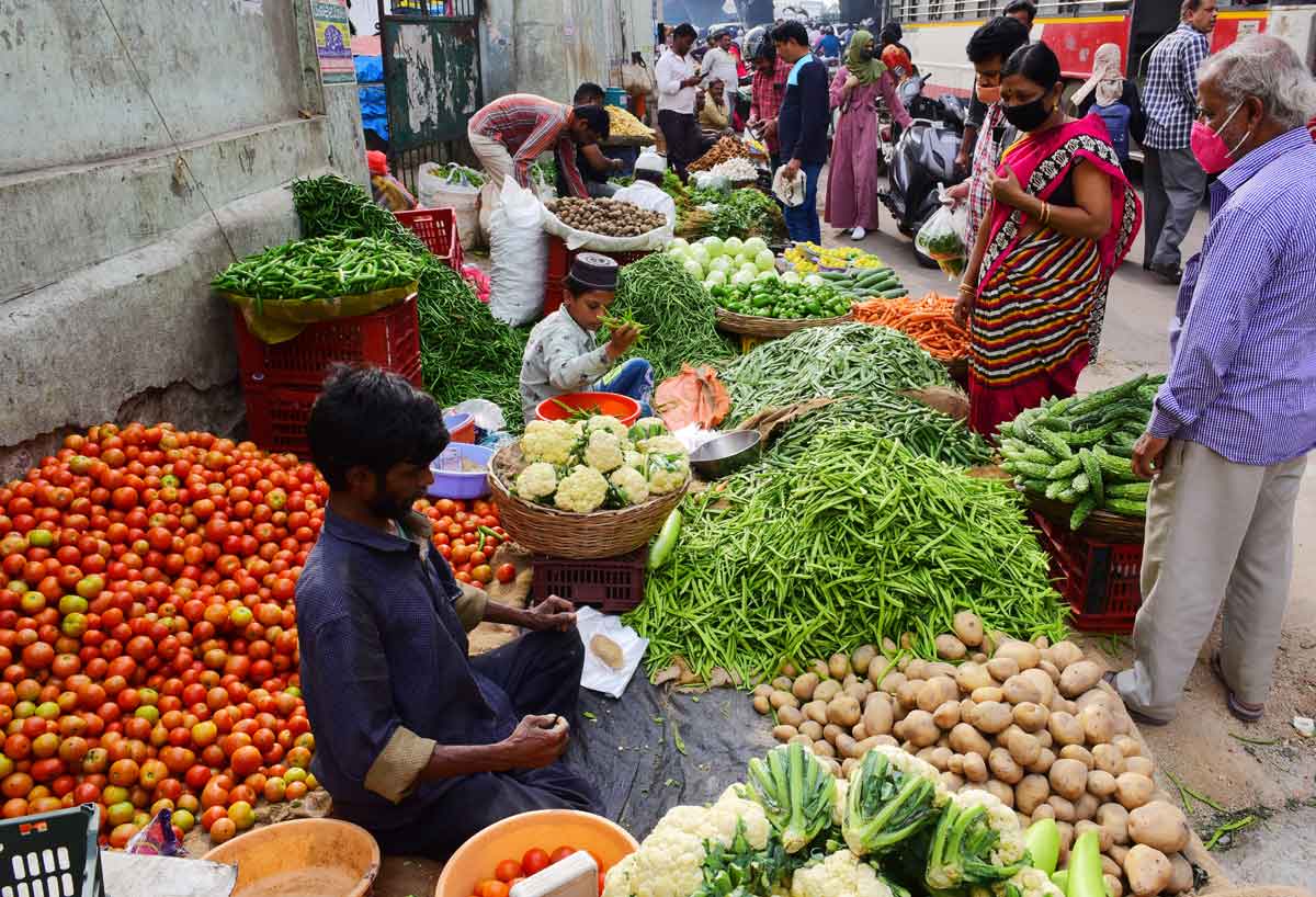 Veggie prices shoot up amid escalating fuel prices in Hyderabad