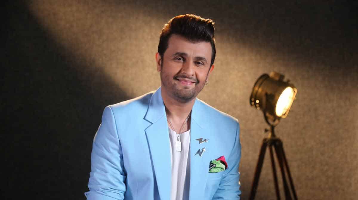 Sonu Nigam gives special surprise for a newlywed couple