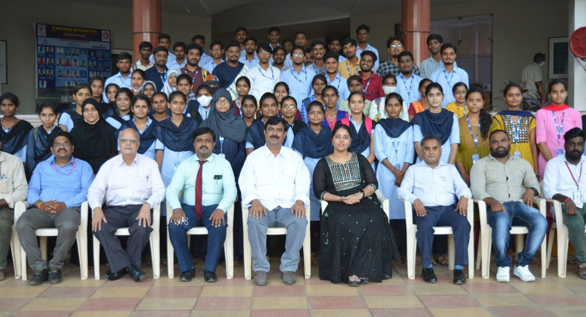 Khammam: 99 SBIT students bag jobs in campus placements