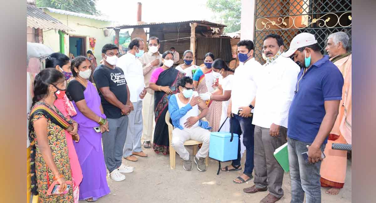 Work for success of vaccination drive, SUDA Chairman tells TRS workers