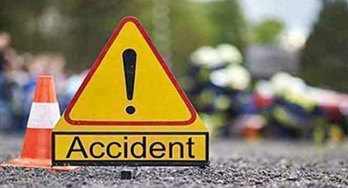 Rash driving by women, injures three in Hyderabad