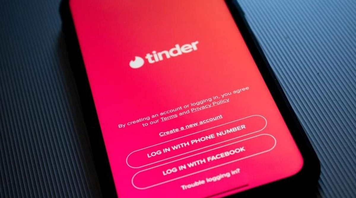 Tinder exploring feature to let friend help you choose dates