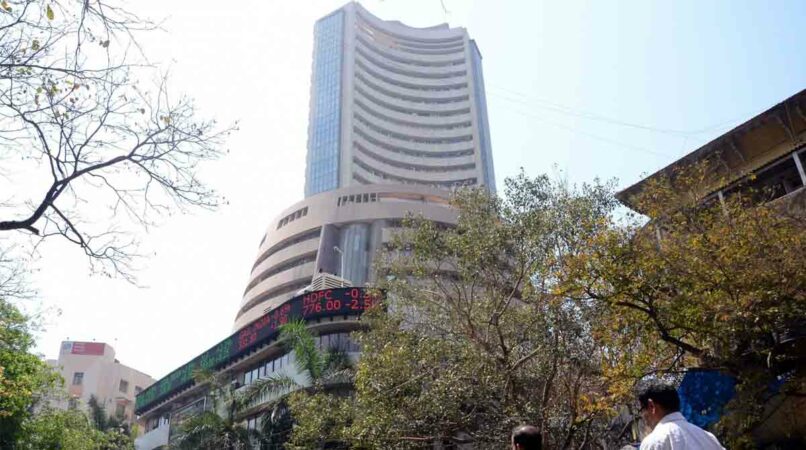 Volatile trading at Dalal Street: Sensex up 167 points, banking stocks climb