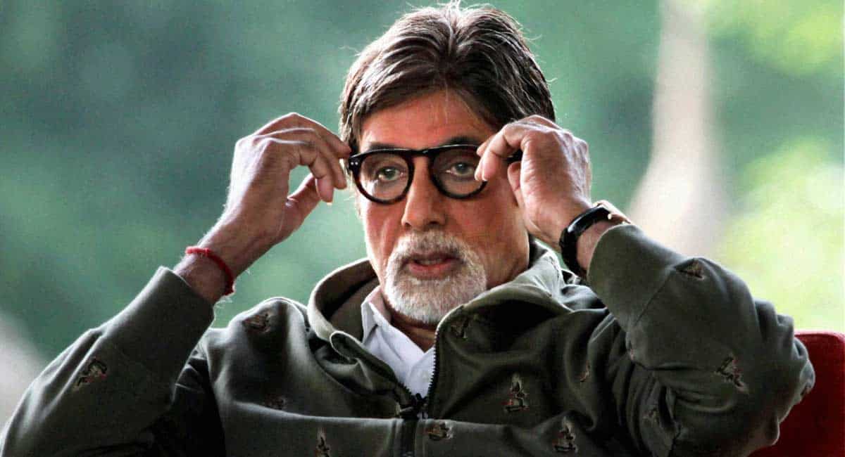 Amitabh Bachchan in Lucknow to start shooting for new project - Telangana  Today