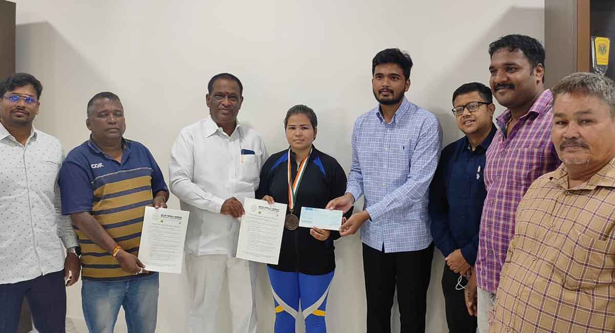 DPS, Pallavi Group of Institutions announce financial support to wrestler Purnima