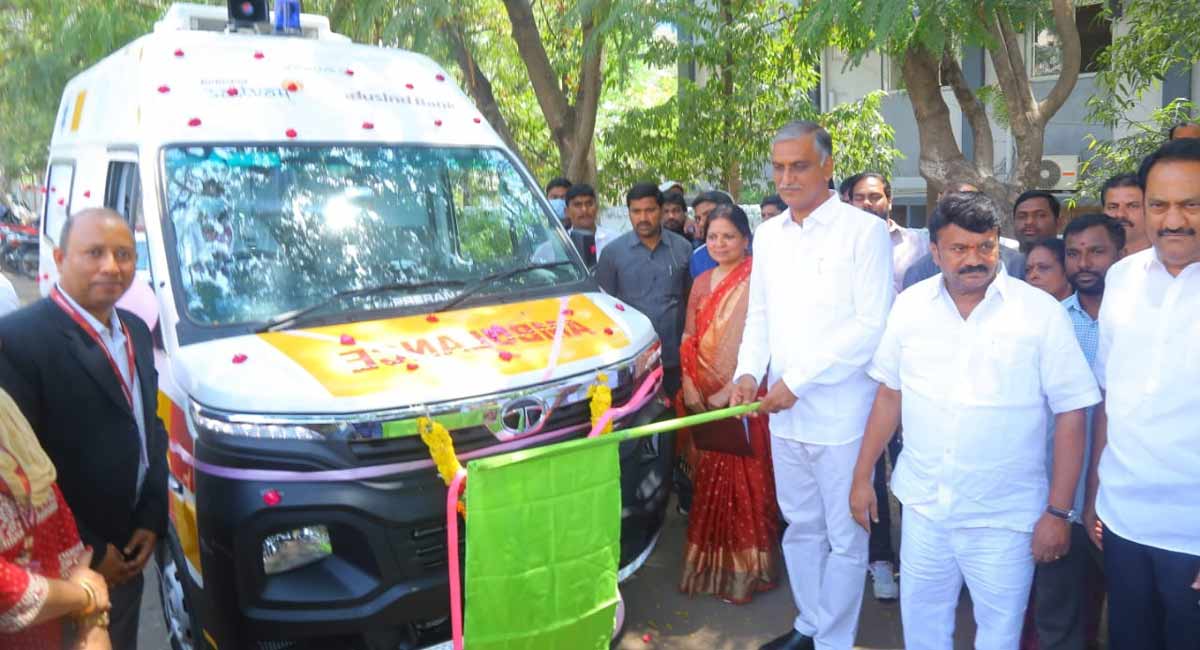 Telangana: 108 emergency ambulances provide services to over 4 lakh patients in one year