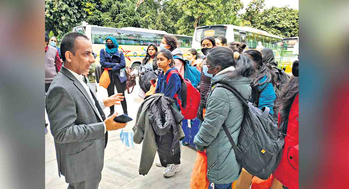 135 more Telangana students return from Ukraine