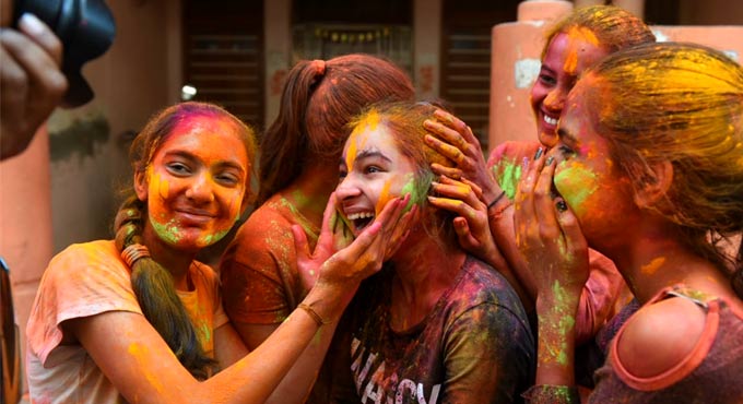 Non-toxic and eco-friendly colors are the way forward this Holi