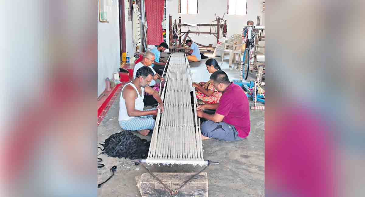 Telangana youngsters infuse new life into Ikat