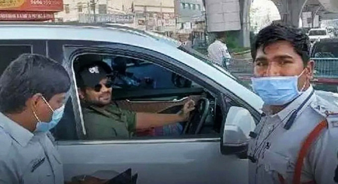 Manchu Manoj fined by traffic cops for using tinted glass on car in Hyderabad