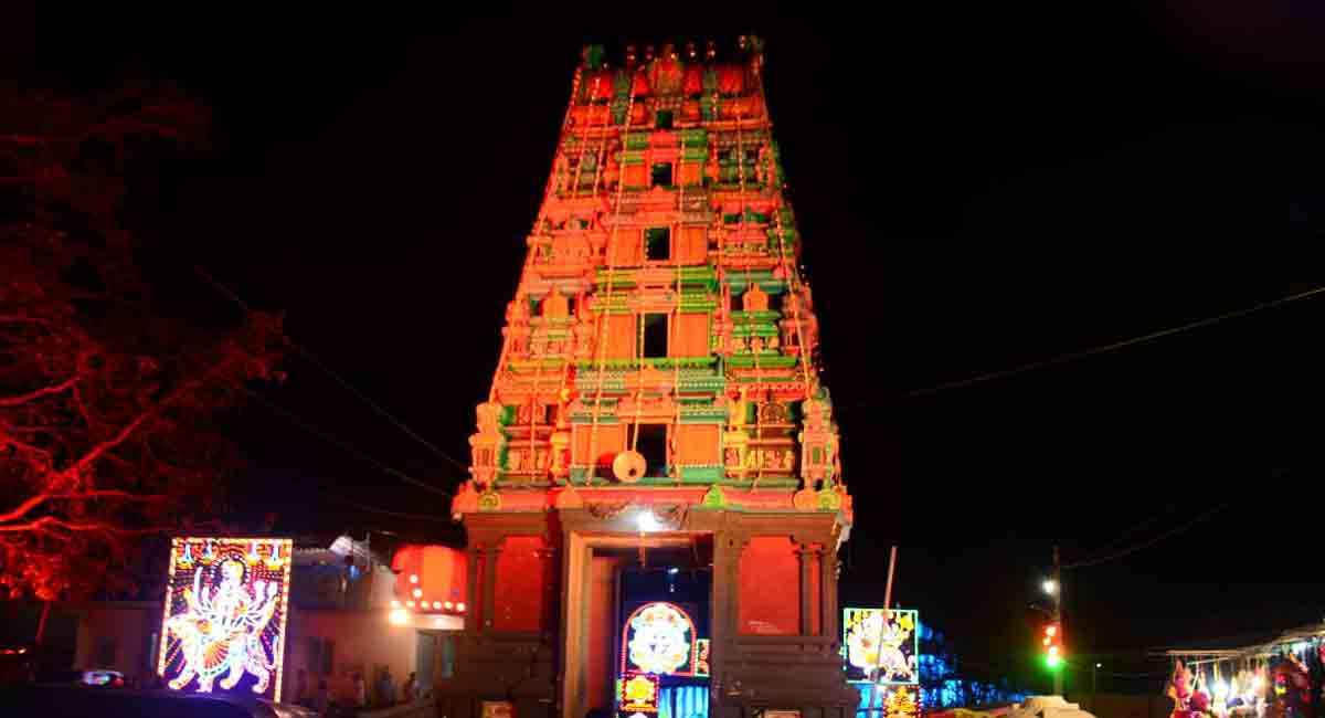Edupayalu temple jatara begins in full swing in Medak