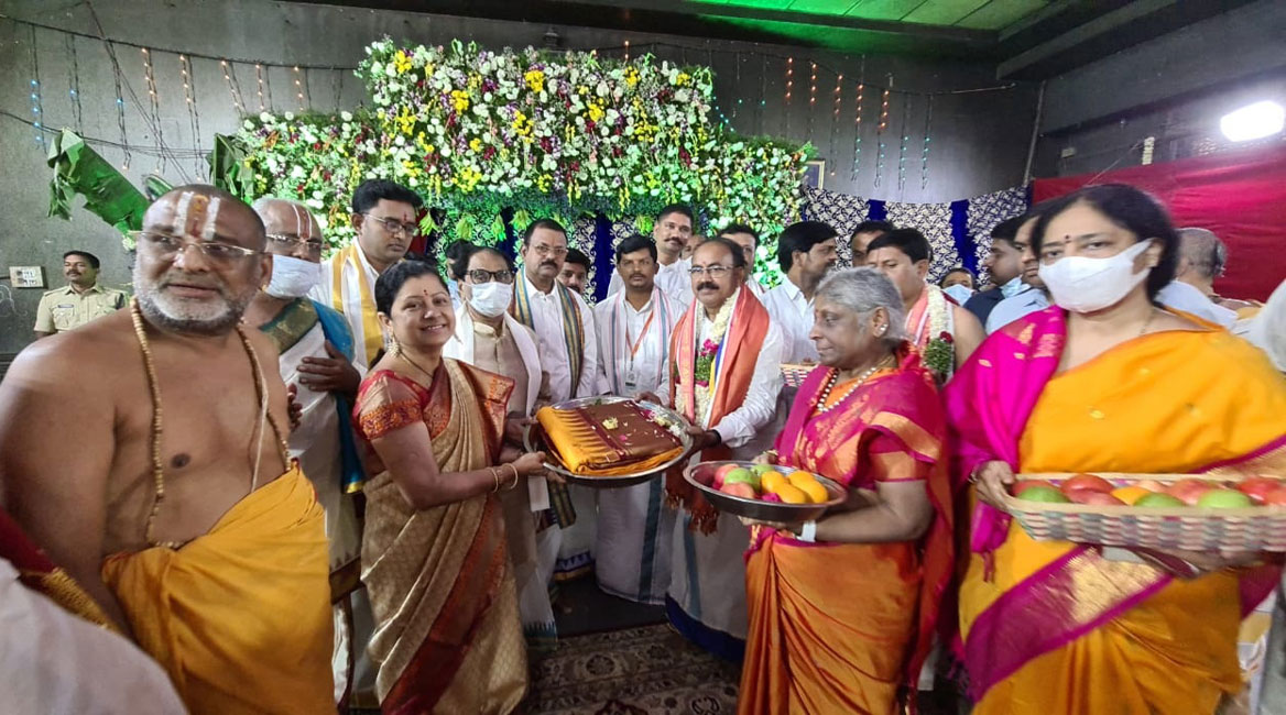 TTD official presents silk cloths for celestial wedding of Yadadri Lakshminarsimha Swamy