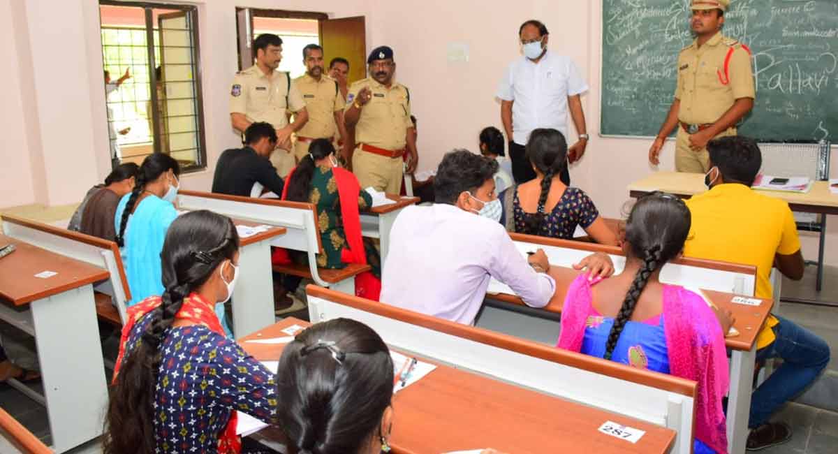 Sircilla police conducts screening test for job aspirants
