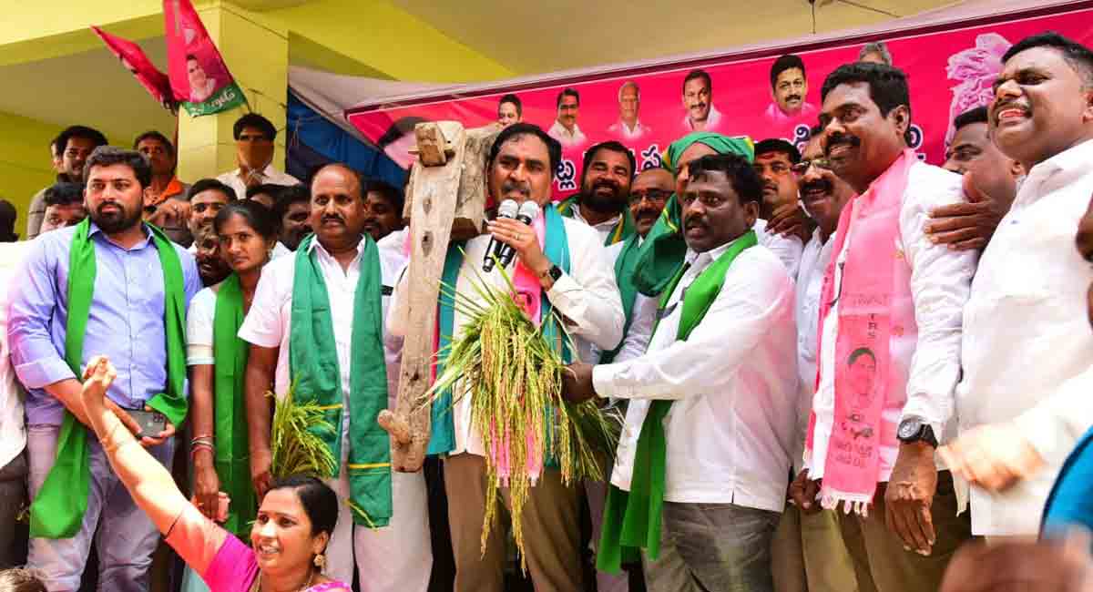 BJP leaders misleading farmers in Telangana: Minister Dayakar Rao