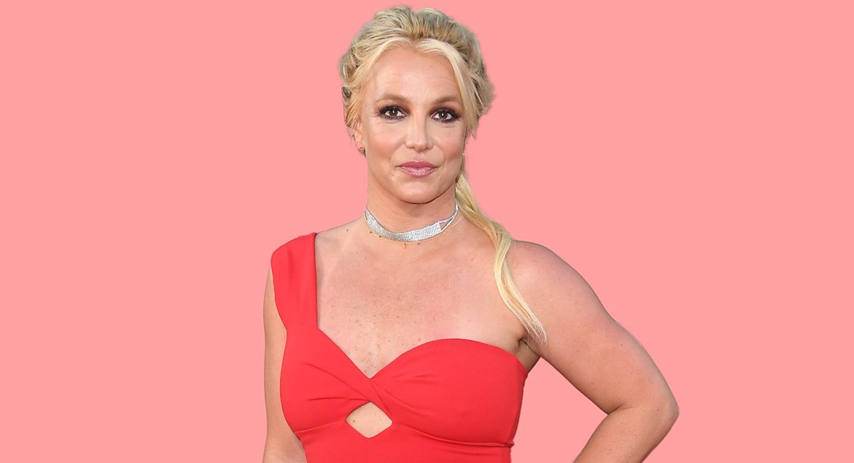 Britney Spears announces her pregnancy