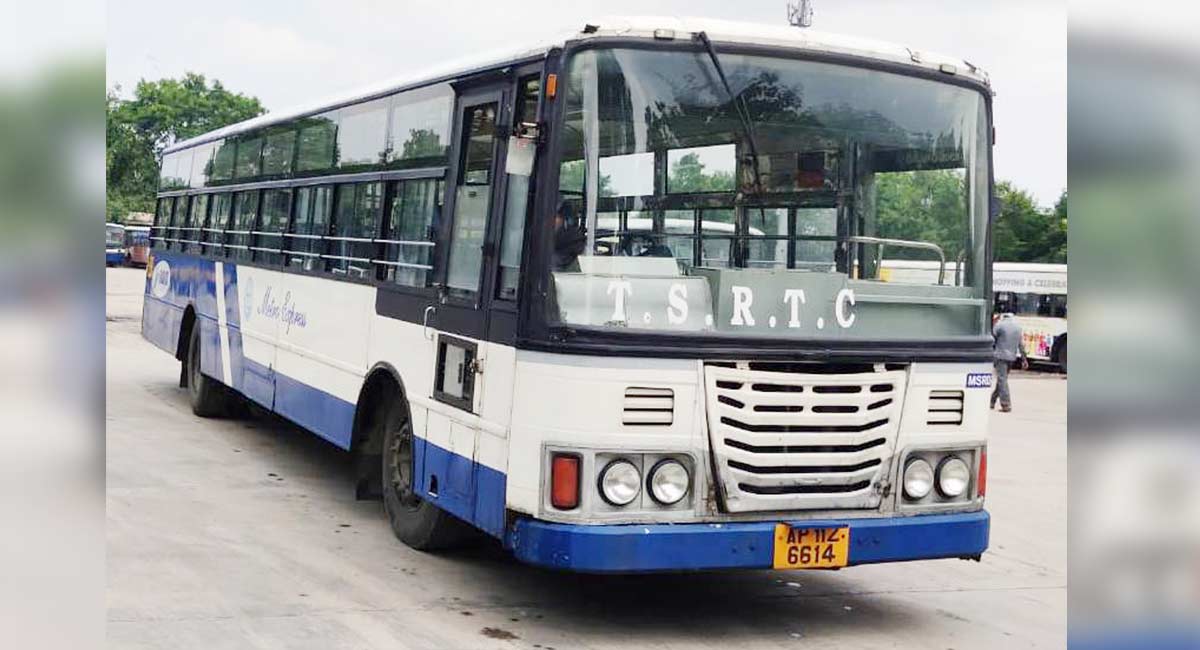 Passenger suffers injuries after unidentified persons hurl stones on RTC bus