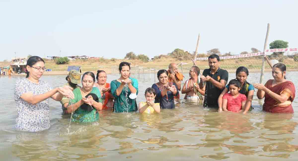30,000 devotees take holy dip on 3rd day of Pranahita Pushkaralu