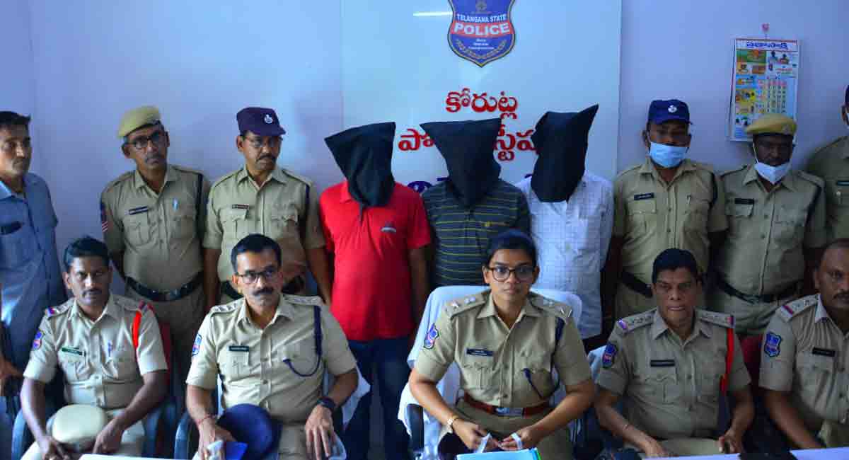 Jagtial police arrest three Janashakthi naxalites