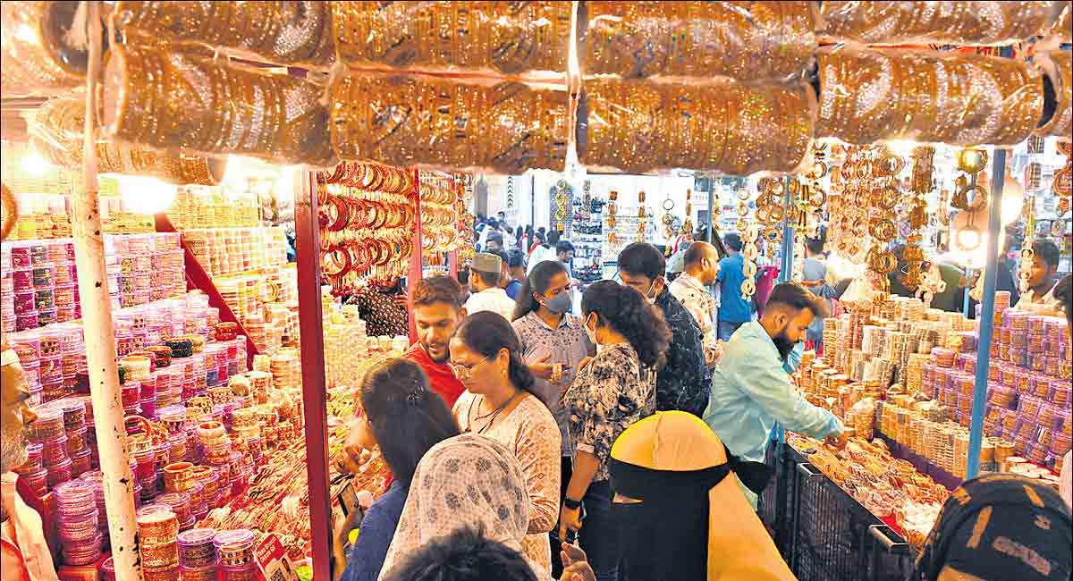 Hyderabad sees pre-Covid Ramzan shopping buzz