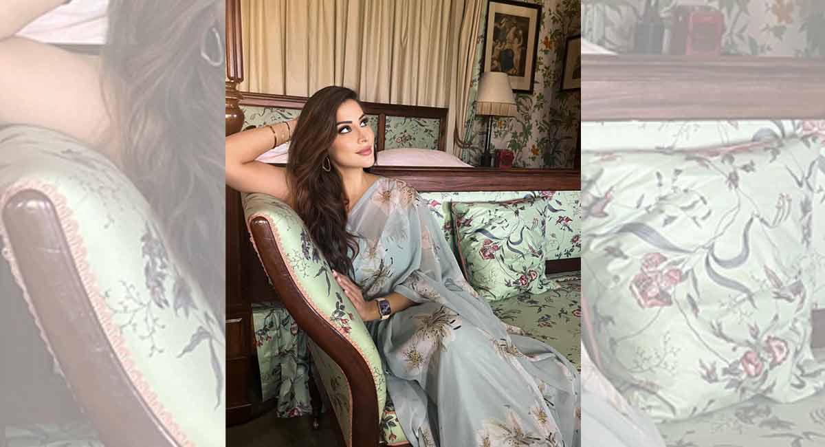 Check out these cool sari looks from Karishma Kotak’s upcoming movie