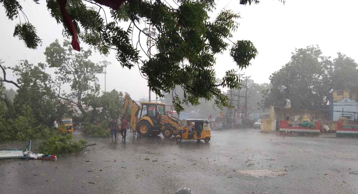 Unseasonal rains wreak havoc in Kothagudem