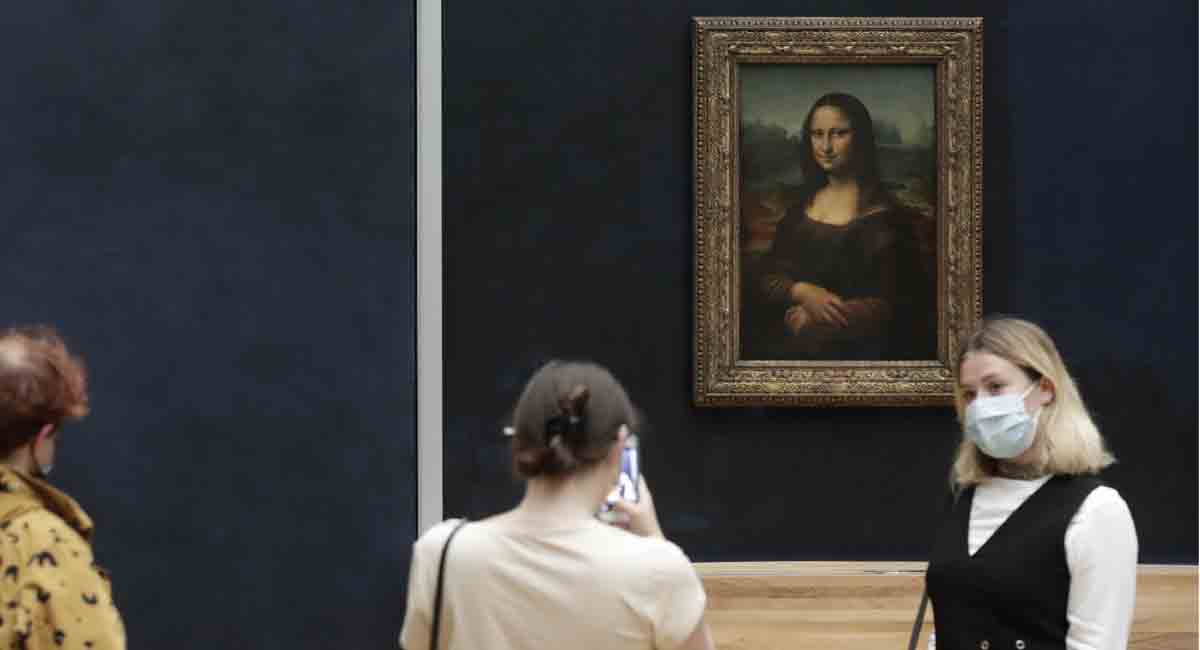Man shouts ‘Think of planet Earth’ after attacking Mona Lisa painting with cake