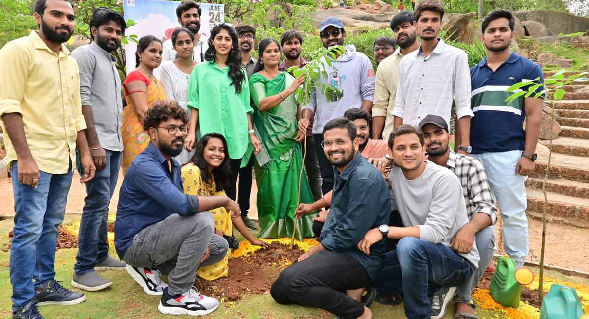 Sammathame film unit takes part in Green India Challenge