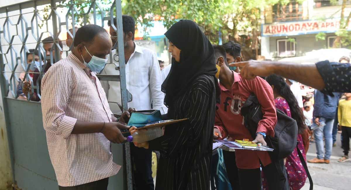 SSC exams commence at 2861 centres in Telangana