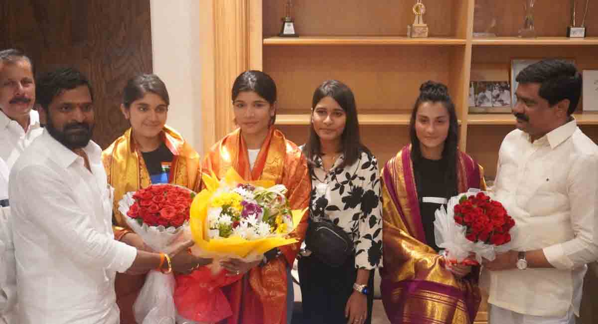 Rousing reception for world champion Nikhat Zareen in Hyderabad