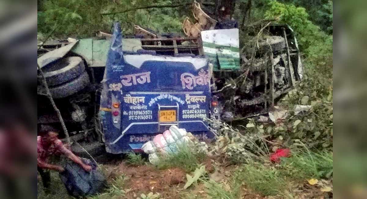 24 pilgrims die as bus falls into gorge in Uttarkashi